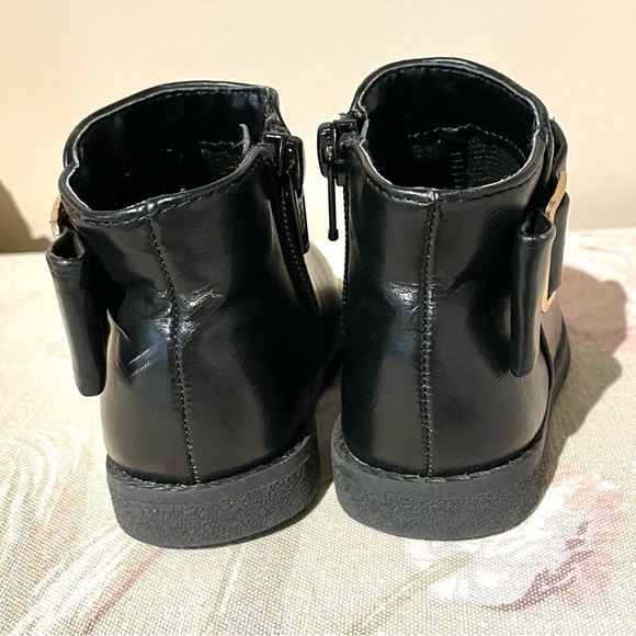 2 pairs girls shoes size 4 - Picture 5 of 9